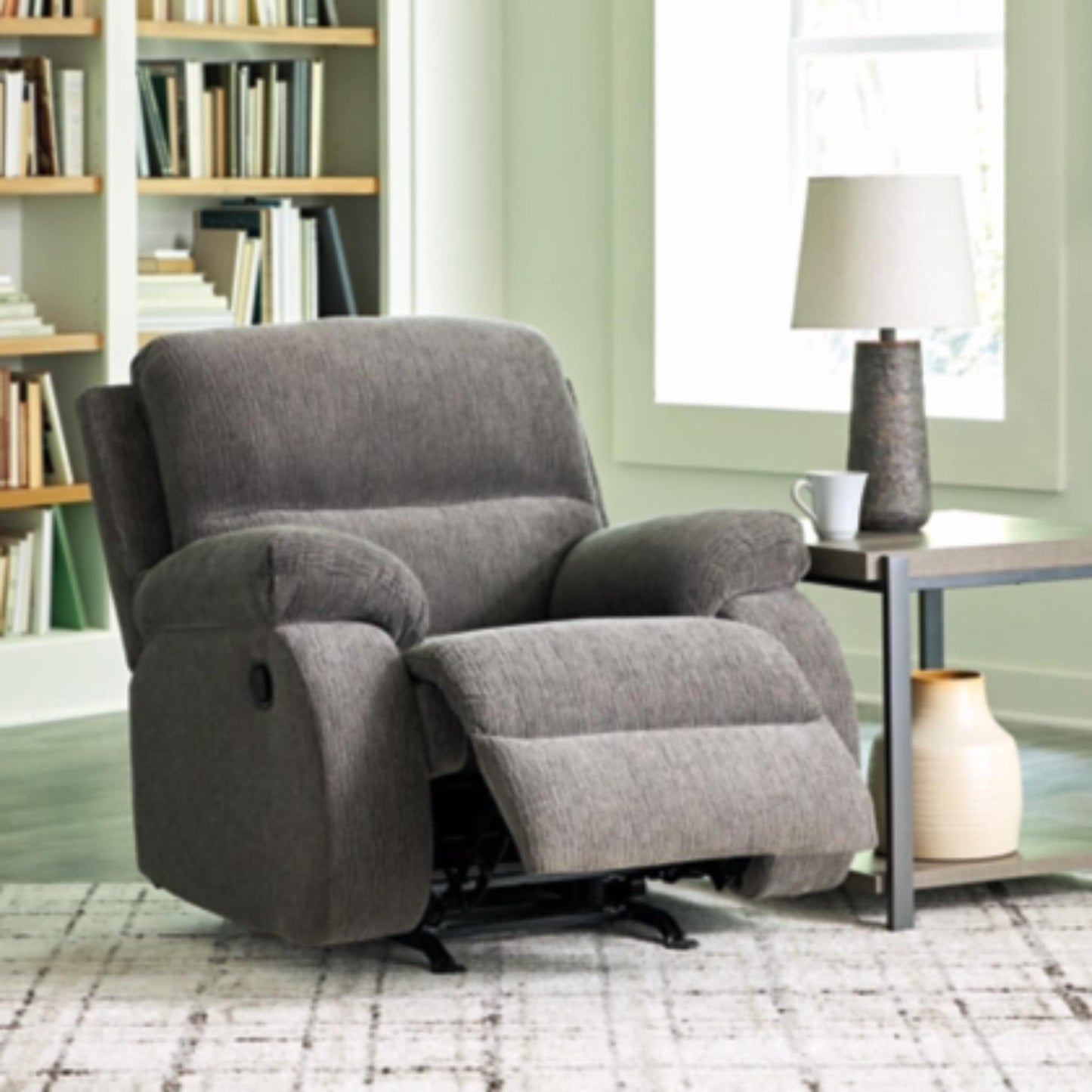 Scranto Manual Rocker Recliner