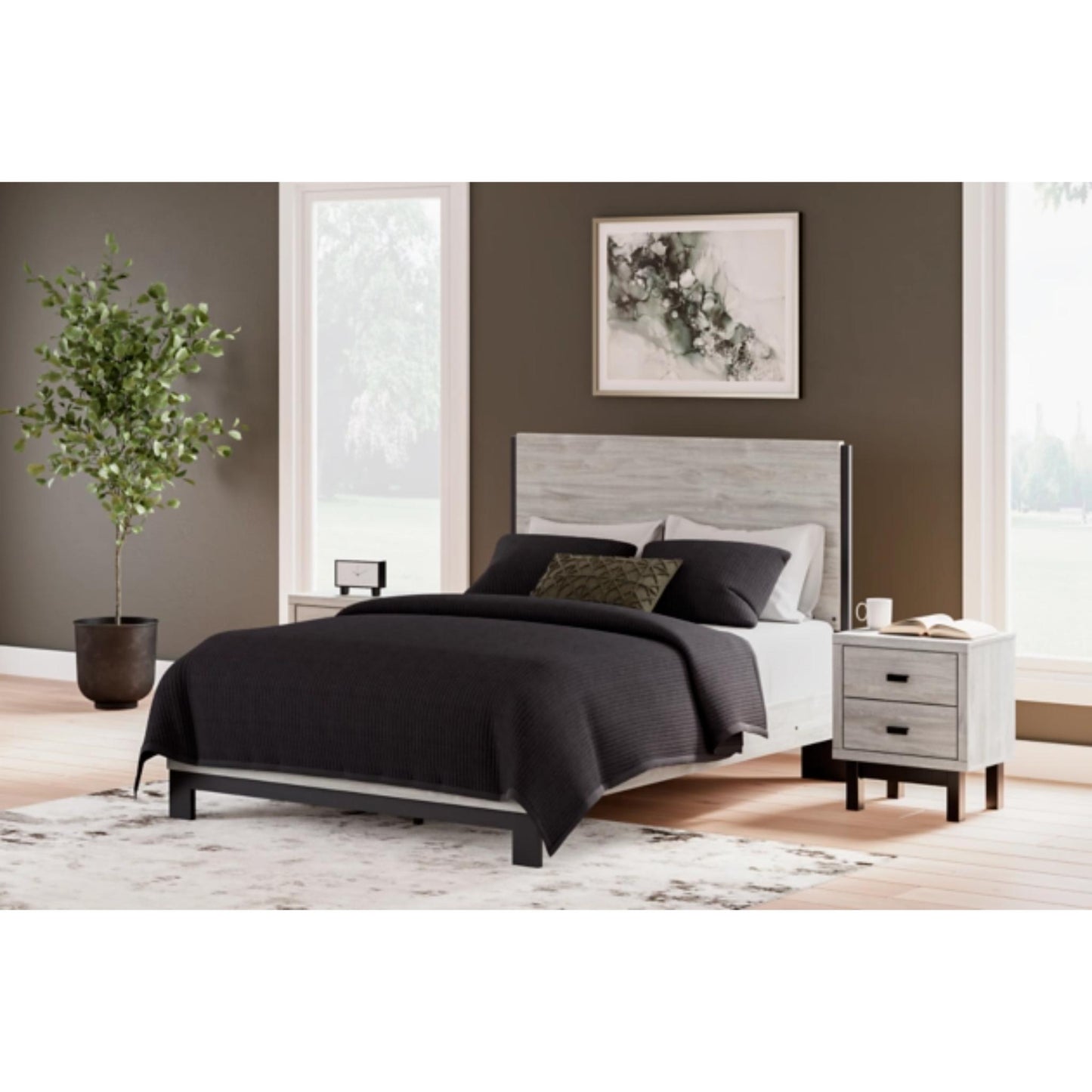 Queen Vessalli  Panel Bed