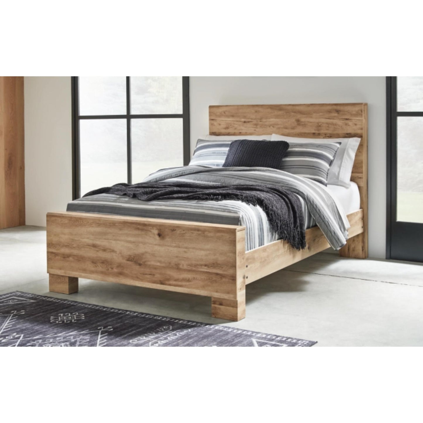 Full Hyanna Panel Bed