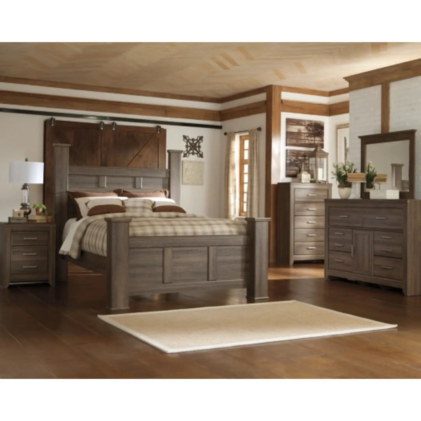 Juararo Dresser