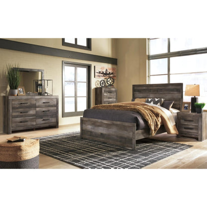 Queen Wynnlow Panel Bed