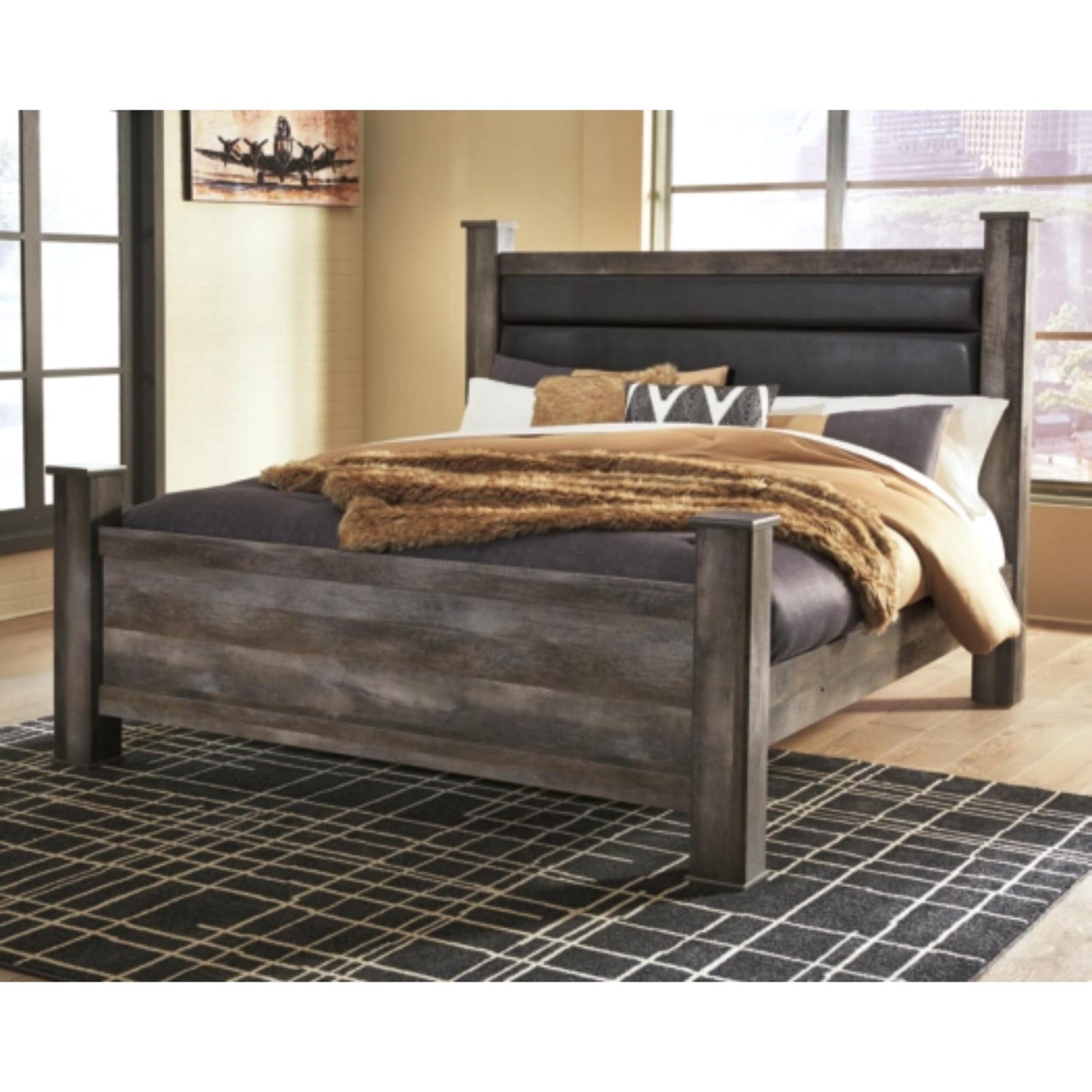 King Wynnlow Poster Bed