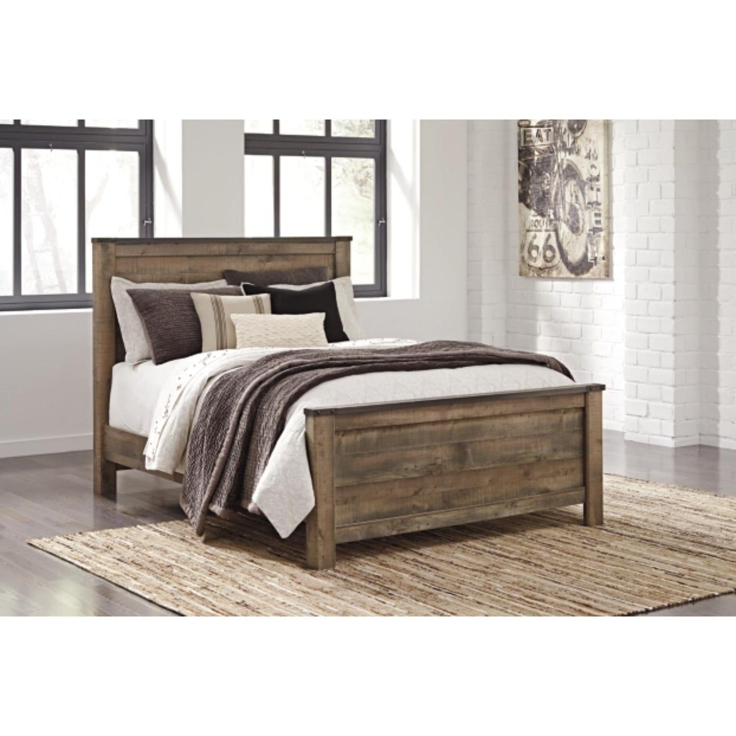 Queen Trinell Panel Bed