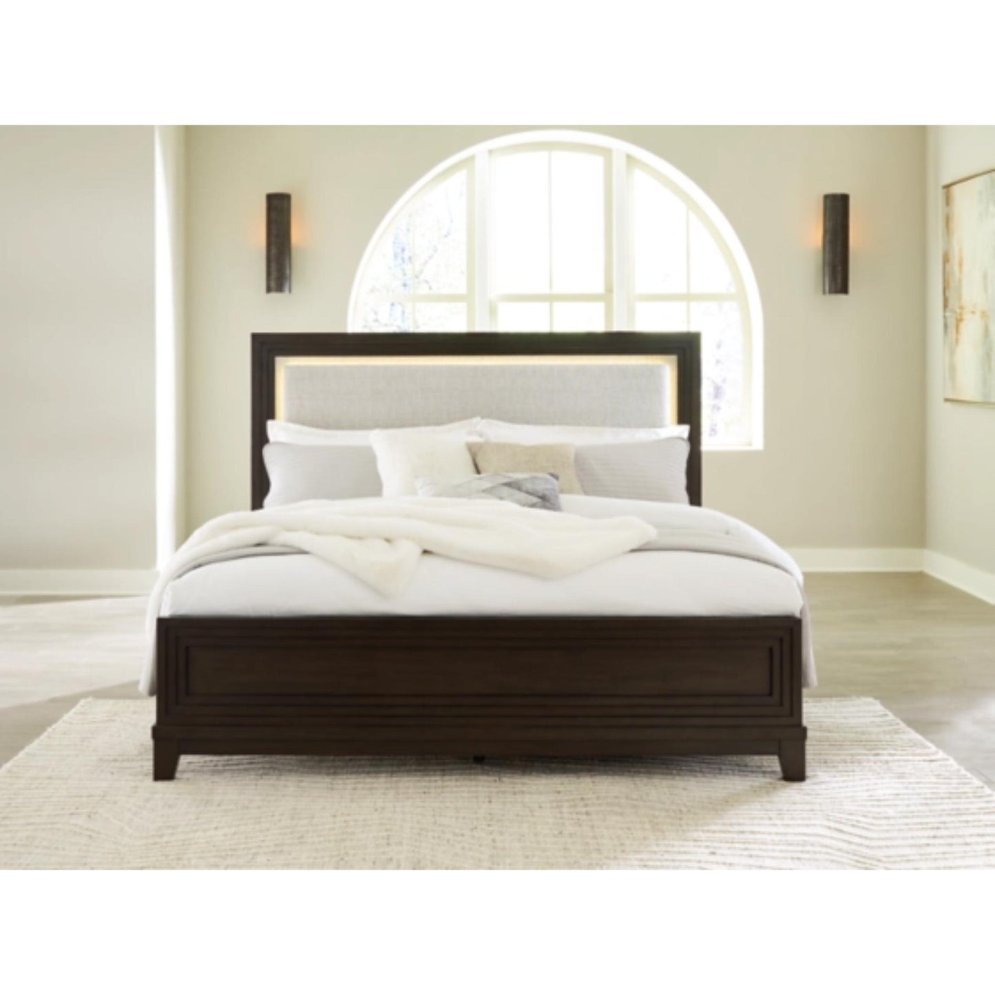 King Neymorton Upholstered Panel Bed