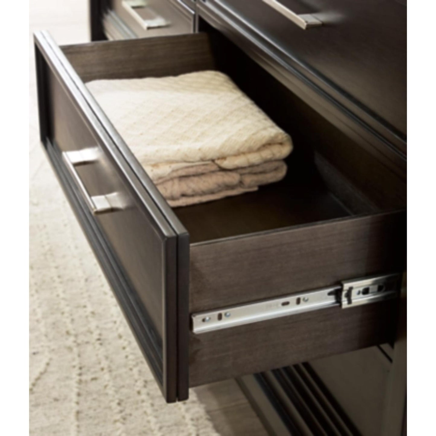 Neymorton Queen 6pc Bedroom Set