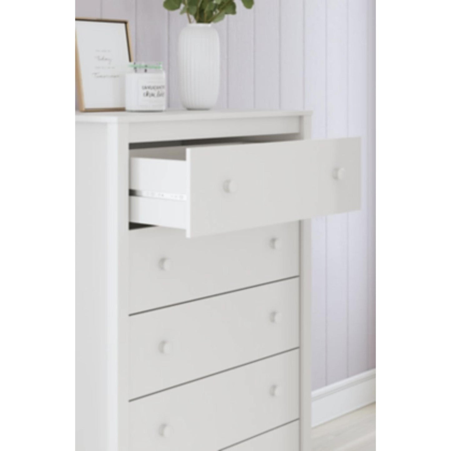 Hallityn Five Drawer Chest
