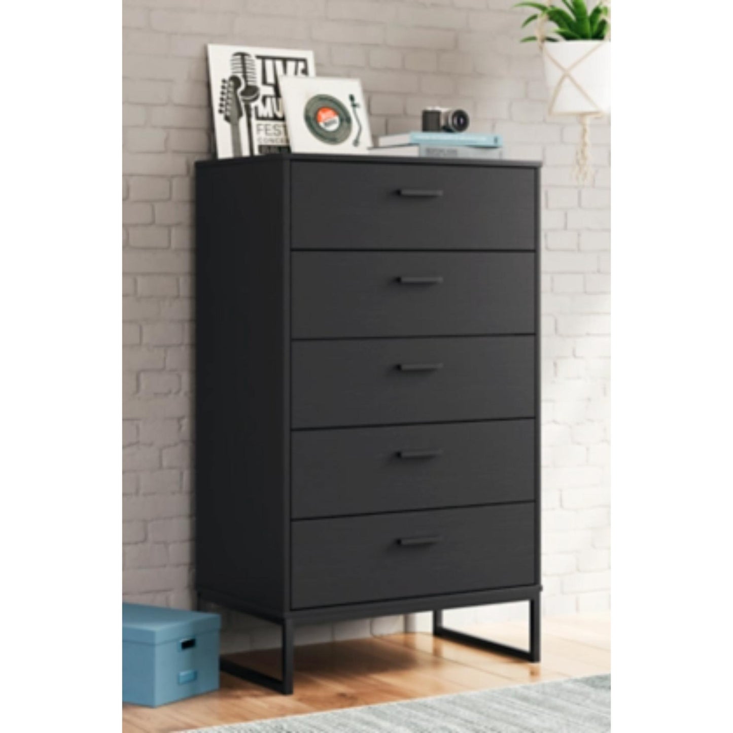 Socalle Five Drawer Chest - Black