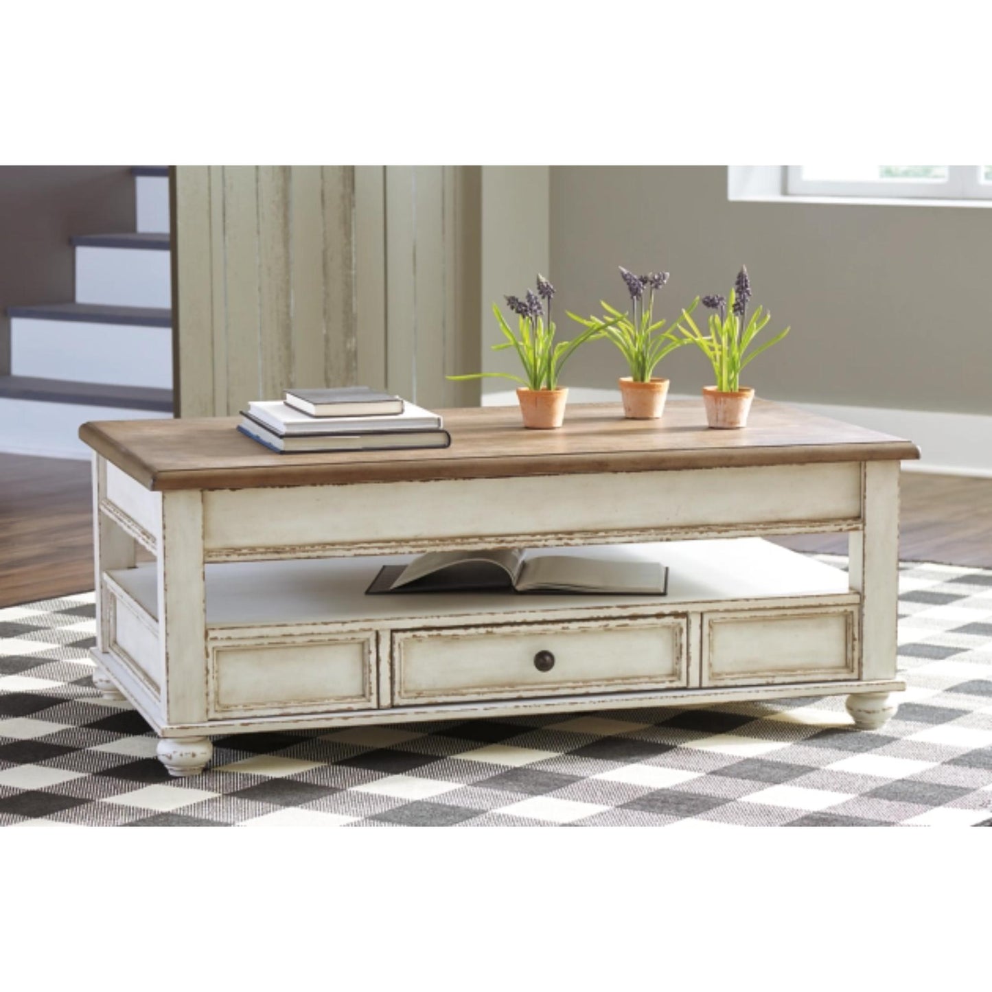 Realyn Lift Top Cocktail Table