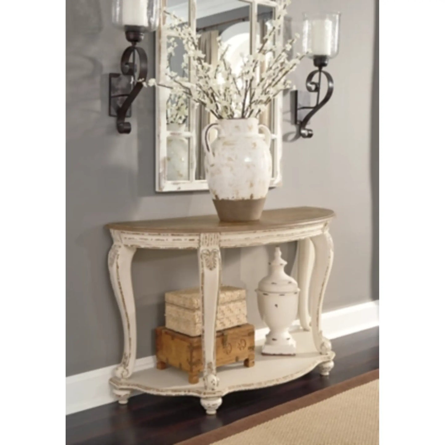 Realyn Sofa Table